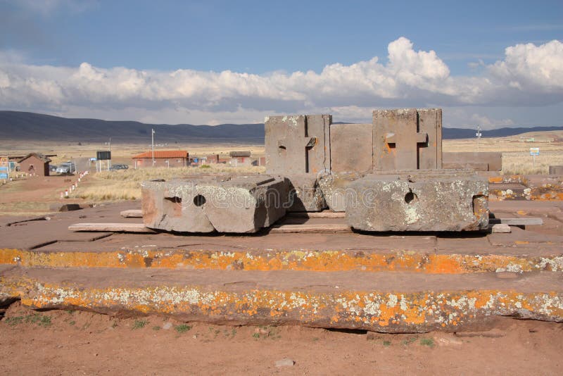 Megalityczna kamienna powikłana puma Punku Tiwanaku ci