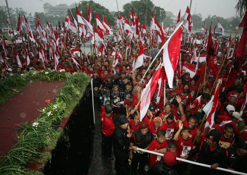 Megawati-Anhänger stockbild Megawati-Anhänger stockbild
