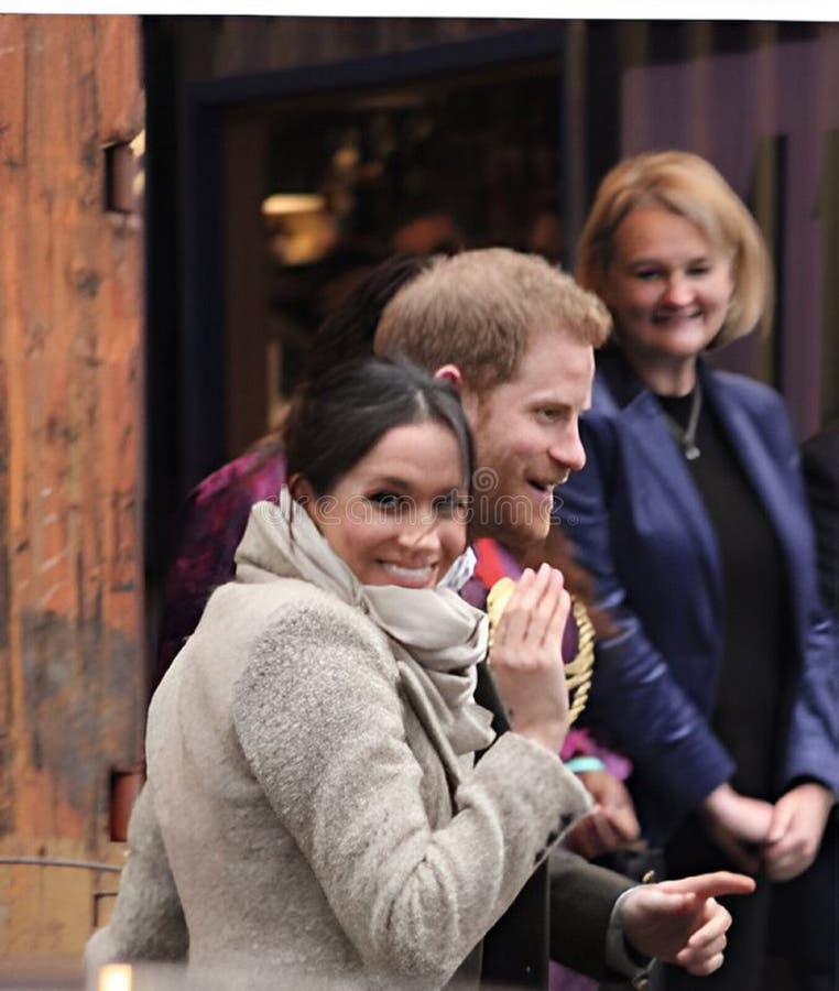 Meghan Markle & Prince Harry, London, UK. 9th January, 2018. Prince Harry and Meghan Markle visit Reprezent radio POP Brixton to see work combat knife crime in London - stock press photo photograph. Meghan Markle & Prince Harry, London, UK. 9th January, 2018. Prince Harry and Meghan Markle visit Reprezent radio POP Brixton to see work combat knife crime in London - stock press photo photograph