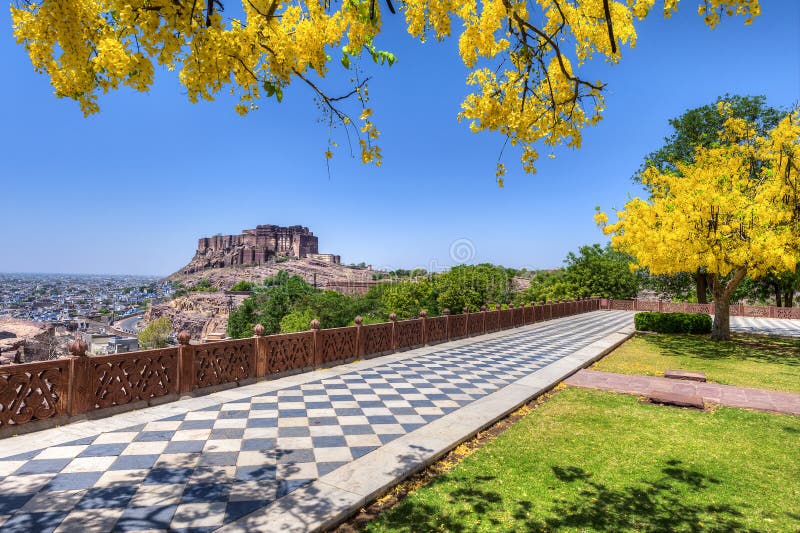 Mehrangarh fortu widok od Jaswant Thada Jodhpur Rajasthan zdjęcie royalty free Mehrangarh fortu widok od Jaswant Thada Jodhpur Rajasthan zdjęcie royalty free
