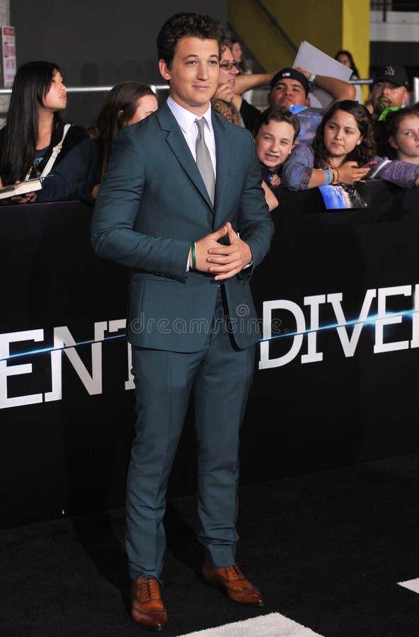 Miles Teller Und Keleigh Sperry Redaktionelles Stockbild Bild Von Musik Kleid 101453174