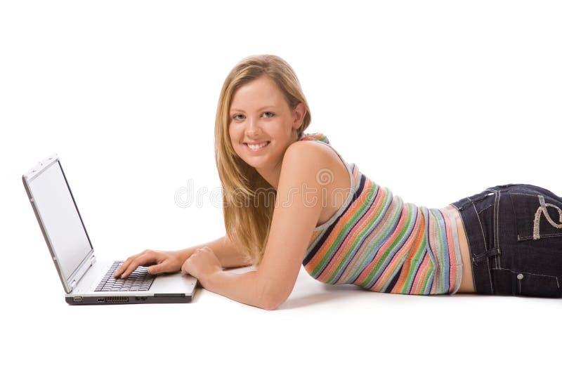 Meisje dat aan laptop werkt royalty-vrije stock foto Meisje dat aan laptop werkt royalty-vrije stock foto