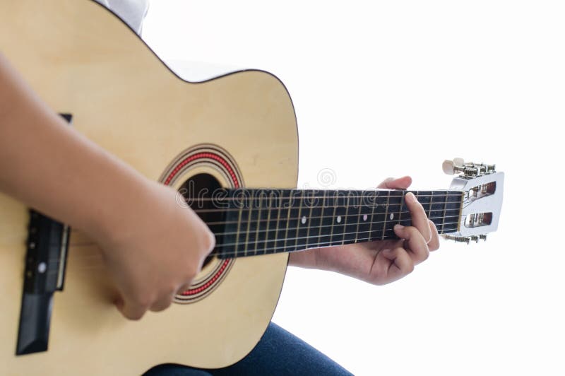 Meisje het spelen gitaar - Nadrukhand royalty-vrije stock afbeeldingen Meisje het spelen gitaar - Nadrukhand royalty-vrije stock afbeeldingen