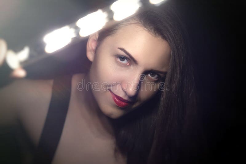 Meisje met lamp stock fotografie Meisje met lamp stock fotografie