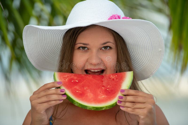 Meisje met watermeloen stock fotografie Meisje met watermeloen stock fotografie