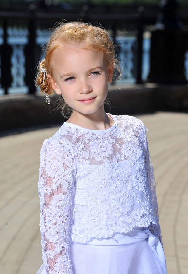 Meisje op de straat stock foto's