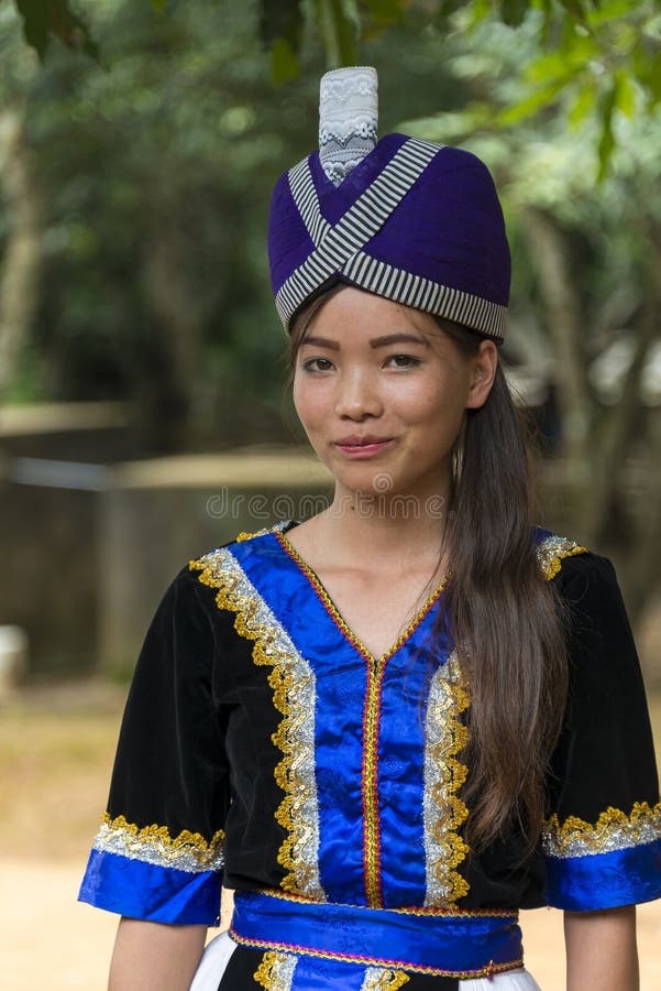 Meisje van de stam van de de etnische minderheidheuvel van Laos Hmong royalty-vrije stock afbeelding Meisje van de stam van de de etnische minderheidheuvel van Laos Hmong royalty-vrije stock afbeelding