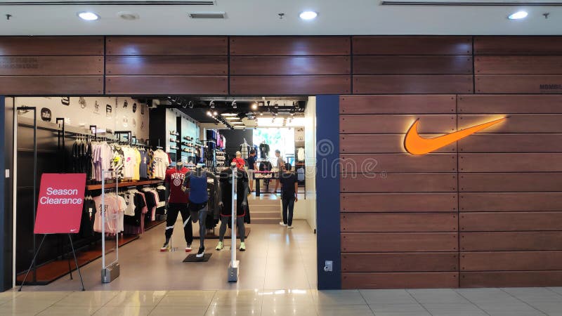 nike store megamall floor