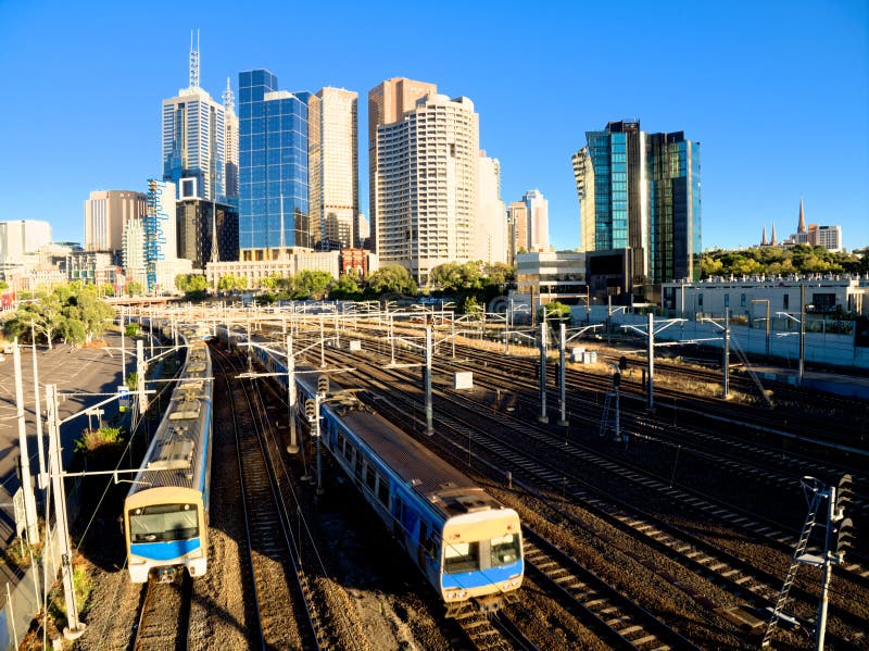 peak travel hours train