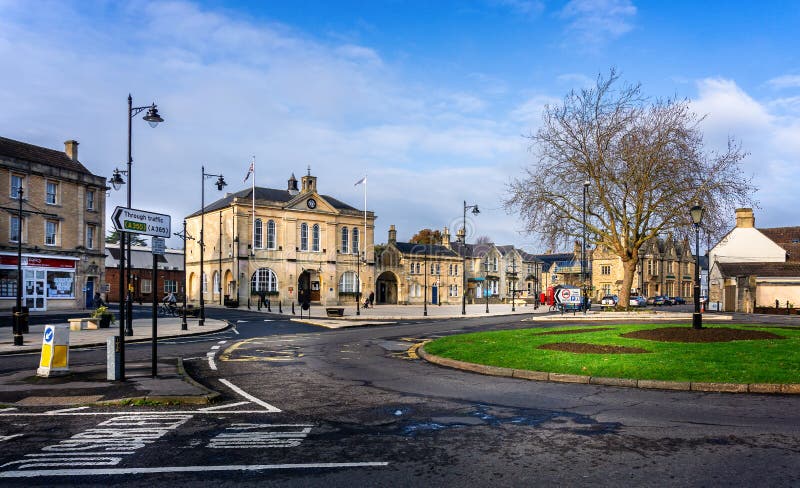 Melksham stadskärna och stadshus i Melksham, Wiltshire, UK royaltyfria bilder Melksham stadskärna och stadshus i Melksham, Wiltshire, UK royaltyfria bilder