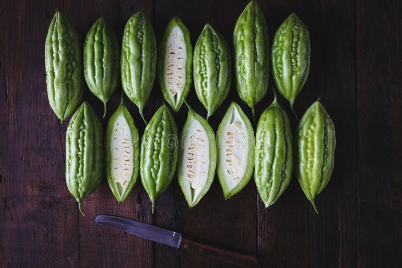 Melões amargos verdes fotografia de stock royalty free