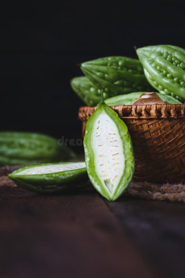 Melões amargos verdes imagem de stock royalty free