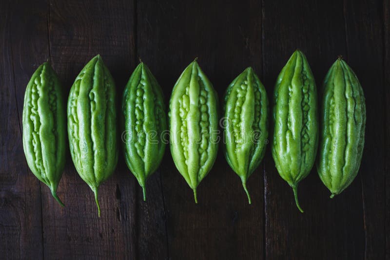 Melões amargos verdes fotos de stock royalty free