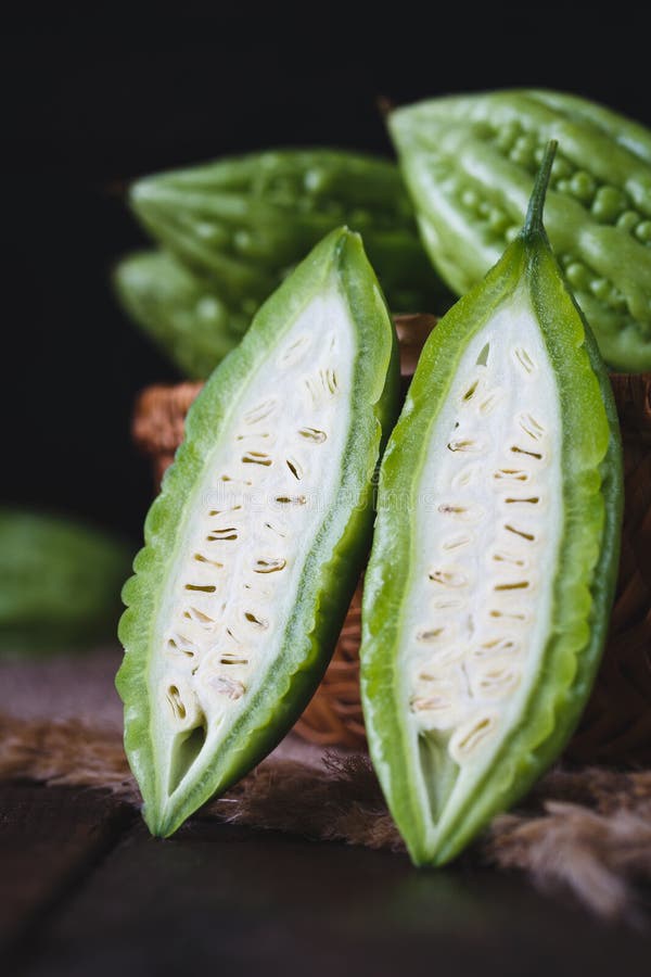 Melões amargos verdes imagem de stock royalty free