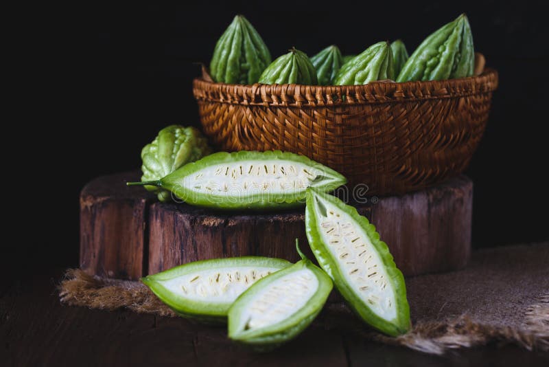 Melões Amargos Verdes fotos de stock royalty free