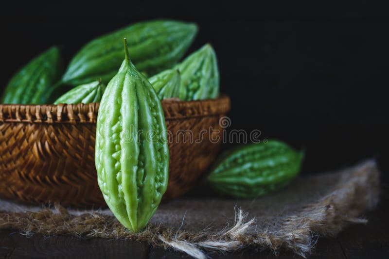 Melões amargos verdes fotos de stock royalty free