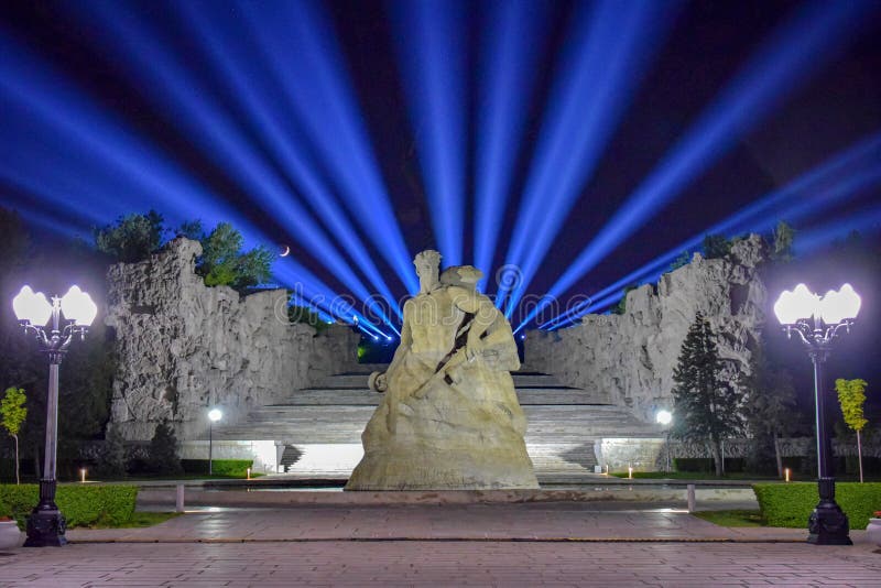 Memorial em Mamaev Kurgan em Volgograd foto de stock Memorial em Mamaev Kurgan em Volgograd foto de stock