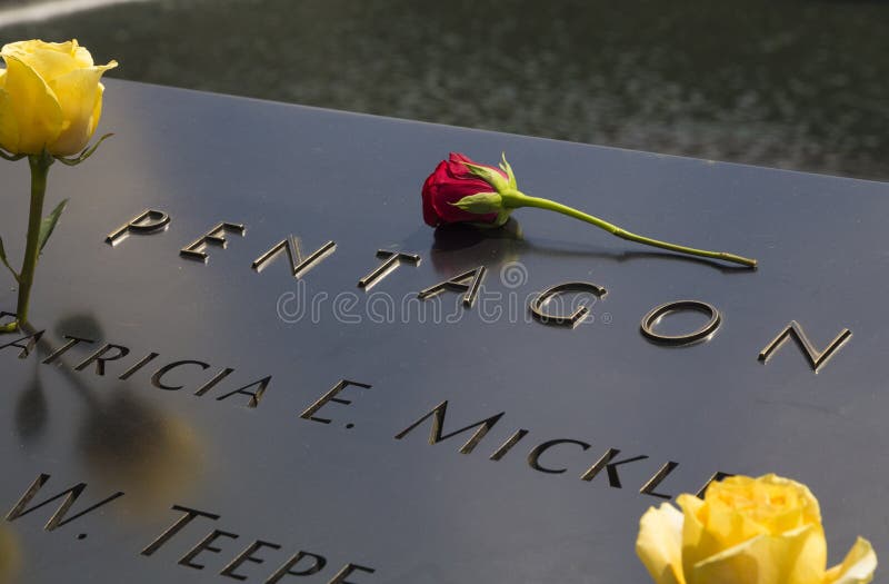Memorial nacional do 11 de setembro no ponto zero do World Trade Center, New York fotografia de stock Memorial nacional do 11 de setembro no ponto zero do World Trade Center, New York fotografia de stock