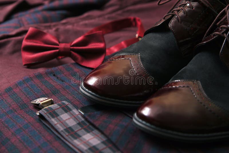 Burgundy shoes outfit, Double monk strap shoes, Burgundy dress shoes