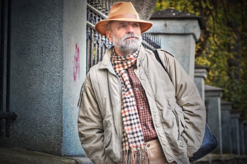 Men in felt hat