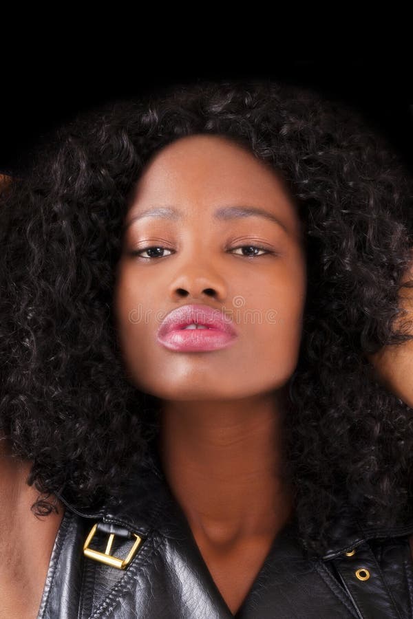 Menina adolescente afro-americano atrativa do retrato sensual imagens de stock royalty free Menina adolescente afro-americano atrativa do retrato sensual imagens de stock royalty free