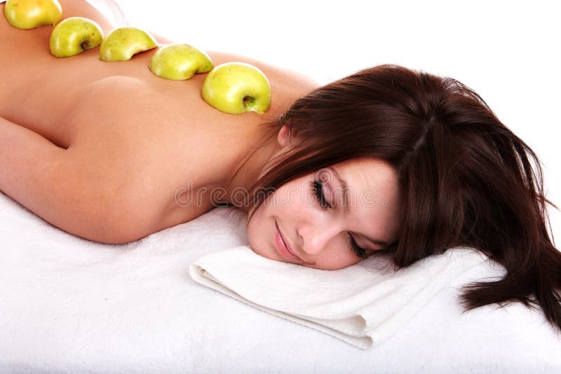 Menina bonita no recurso de termas. Massagem da fruta. imagens de stock Menina bonita no recurso de termas. Massagem da fruta. imagens de stock