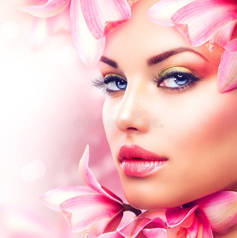 Menina com orquídea fotografia de stock royalty free Menina com orquídea fotografia de stock royalty free