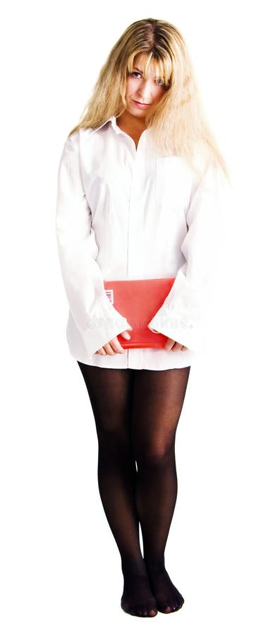 Menina confusa na camisa branca com livro vermelho foto de stock Menina confusa na camisa branca com livro vermelho foto de stock