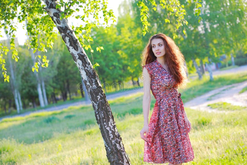 Menina da beleza sobre fora fotos de stock
