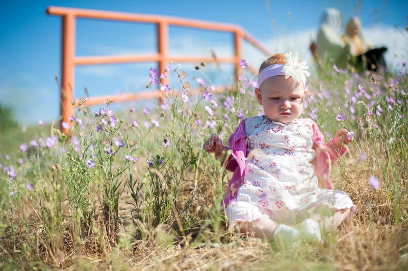 Menina em um vestido bonito imagem de stock