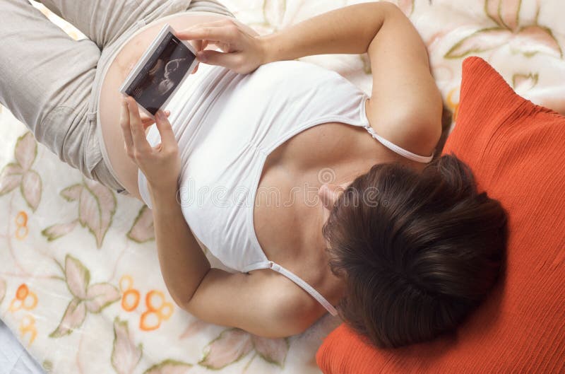 Jovem grávida imagens de stock royalty free