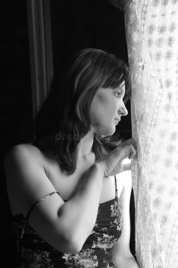 silhueta de perfil de mulher triste Foto stock 245559184