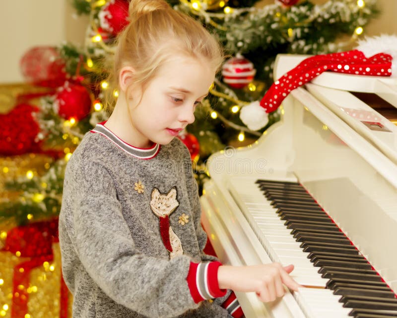 Tocando Músicas de Natal em um Piano de Brinquedo! 🎄 