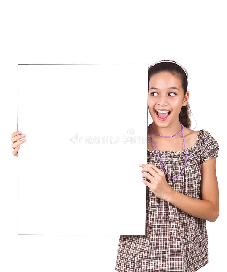 Menina que prende um cartão branco em branco para o texto. imagens de stock Menina que prende um cartão branco em branco para o texto. imagens de stock