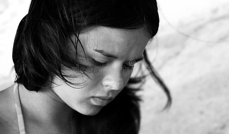 Perfil Da Menina Triste Bonita Em Tons Azuis Foto de Stock - Imagem de  adolescente, bonito: 28042964