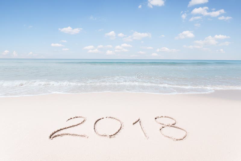 Mening van aardige Kerstmis en het nieuwe tropische strand van het jaarthema stock afbeelding Mening van aardige Kerstmis en het nieuwe tropische strand van het jaarthema stock afbeelding