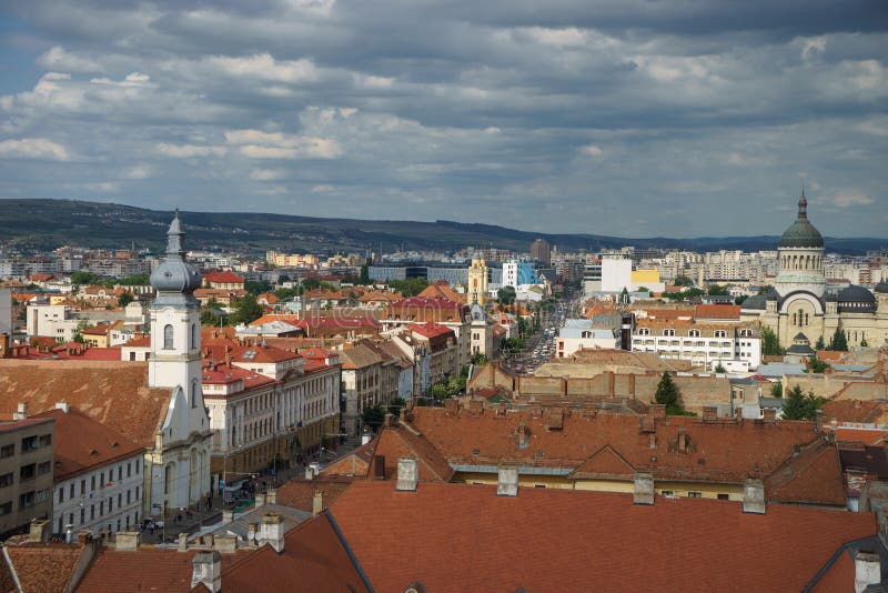 Mening van Cluj Napoca stadscentrum van het dak in de zomer royalty-vrije stock foto's Mening van Cluj Napoca stadscentrum van het dak in de zomer royalty-vrije stock foto's