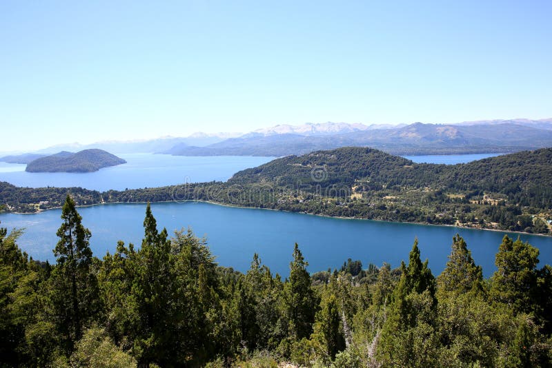 Panoramisch Van Meer Nahuel Huapi Stock Foto - Afbeelding bestaande uit