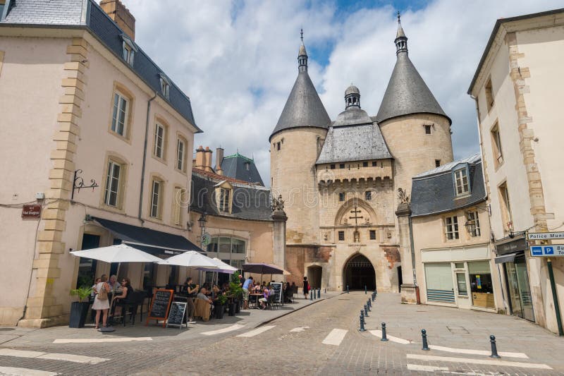Mening van Porte DE La Craffe Craffe Poort in Nancy, Frankrijk royalty-vrije stock afbeeldingen Mening van Porte DE La Craffe Craffe Poort in Nancy, Frankrijk royalty-vrije stock afbeeldingen