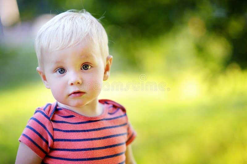 Menino da criança imagens de stock royalty free Menino da criança imagens de stock royalty free