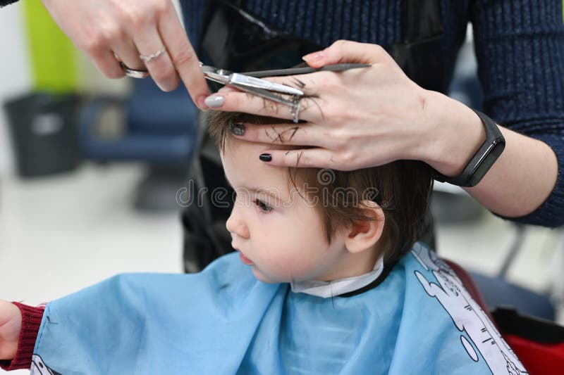 Corte de cabelo para bebê menino
