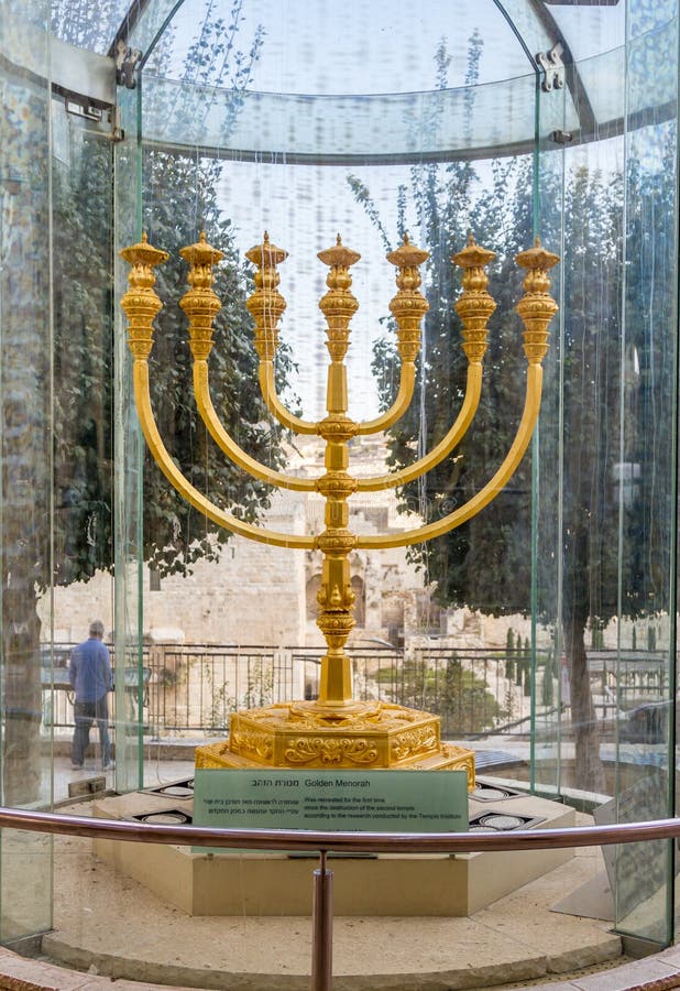 Menorah De Oro, Ciudad Vieja De Jerusalén, Israel Imagen editorial
