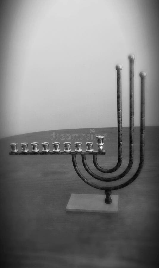 Menorah di Hanukkah fotografia stock libera da diritti Menorah di Hanukkah fotografia stock libera da diritti