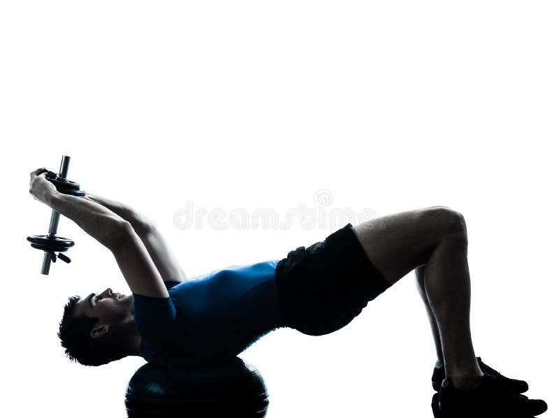 Mens die de geschiktheid van de gewichtheffentraining uitoefent stock foto Mens die de geschiktheid van de gewichtheffentraining uitoefent stock foto