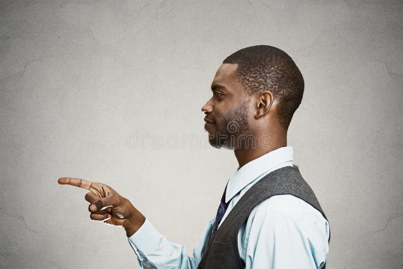 Mens die vinger richten op iemand stock foto Mens die vinger richten op iemand stock foto