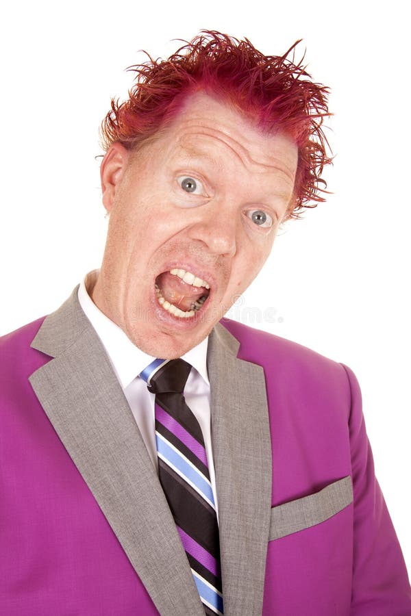 Mens in een purper open purper haar van de kostuum dicht mond royalty-vrije stock foto Mens in een purper open purper haar van de kostuum dicht mond royalty-vrije stock foto