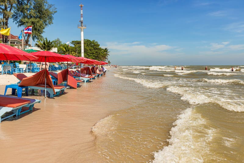 Mensen bij het strand in Hua Hin, Thailand stock foto's Mensen bij het strand in Hua Hin, Thailand stock foto's