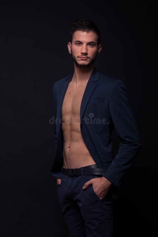 Mensen het shirtless abs kostuumjasje sexy kijken royalty-vrije stock foto's Mensen het shirtless abs kostuumjasje sexy kijken royalty-vrije stock foto's