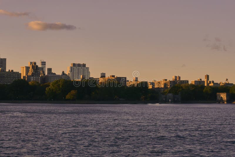 Mer de Central Park avec un coucher du soleil photo libre de droits Mer de Central Park avec un coucher du soleil photo libre de droits