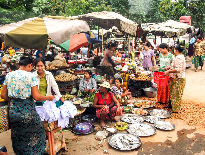 Mercado callejero 1 de Mandalay fotografía de archivo libre de regalías Mercado callejero 1 de Mandalay fotografía de archivo libre de regalías